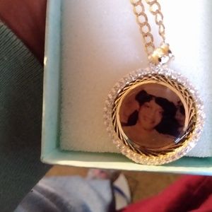 Meet your Posher, Charonda